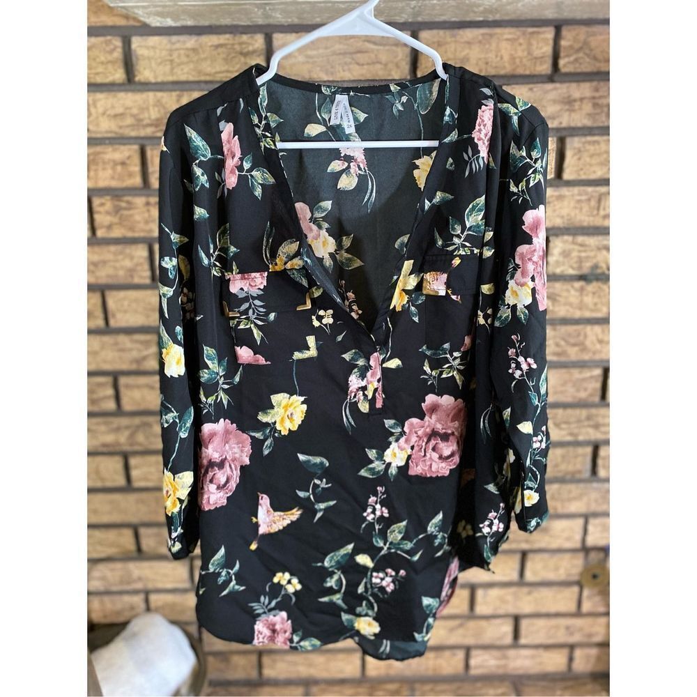 Live‎ 4 Truth Floral Blouse